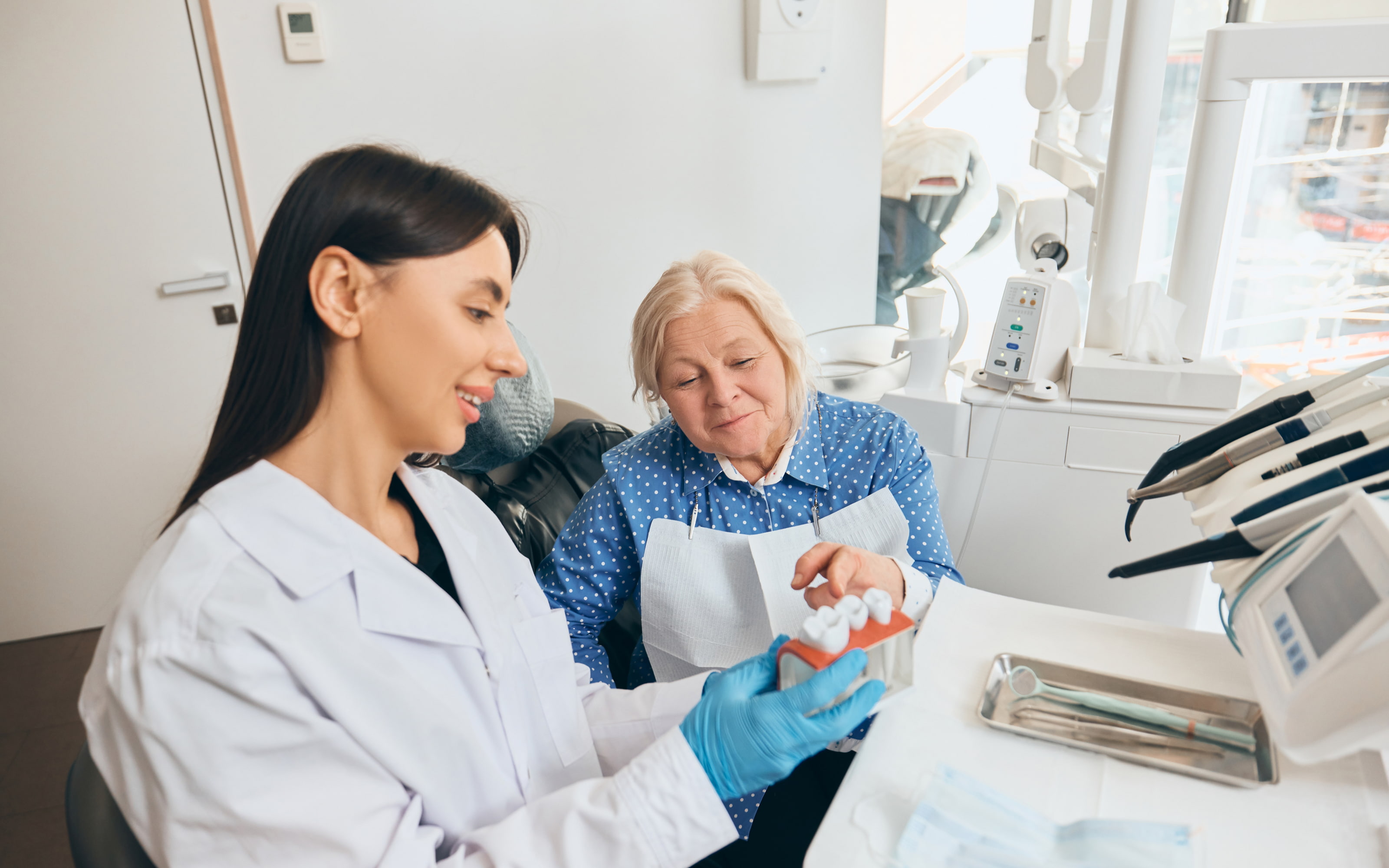 What are dental implants